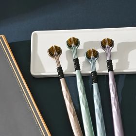 4pcs high-end three-sided toothbrushes, widely used by everyone. The bristles are soft